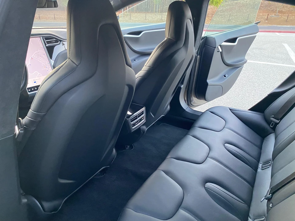 2016 Tesla Model S - Image 29 of 31