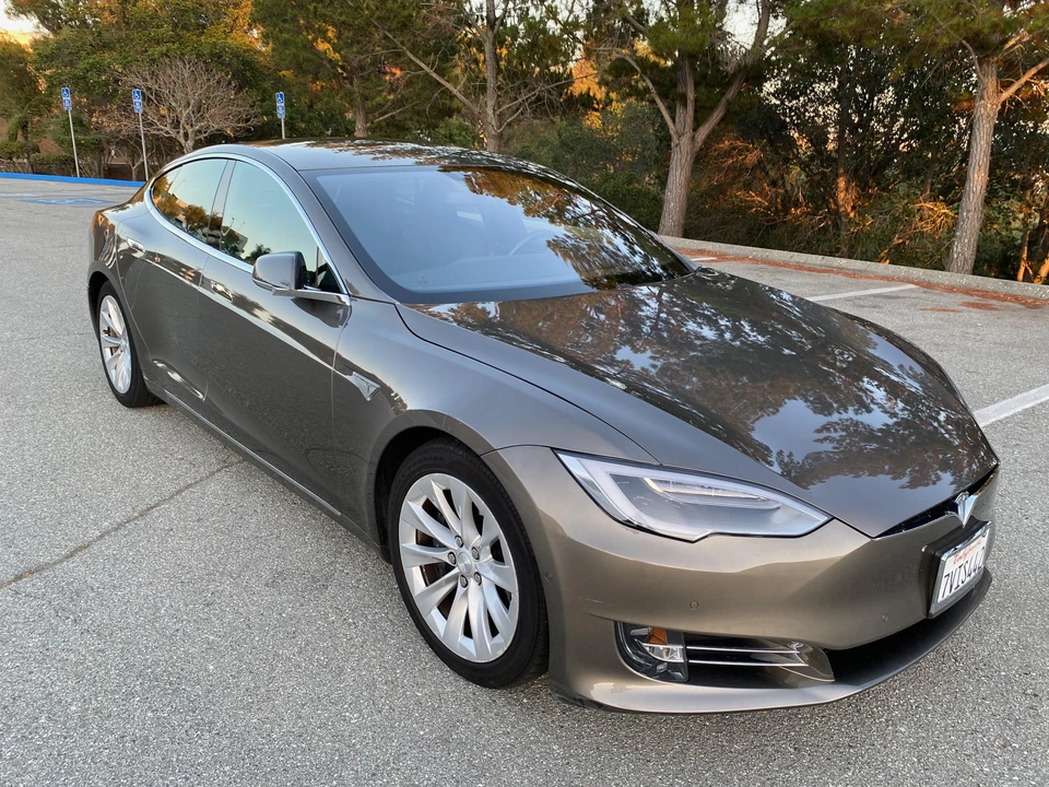 2016 Tesla Model S - Image 7 of 31