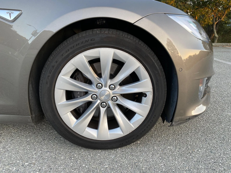 2016 Tesla Model S - Image 21 of 31