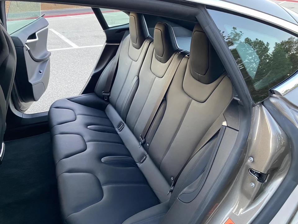 2016 Tesla Model S - Image 30 of 31