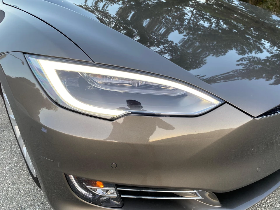 2016 Tesla Model S - Image 8 of 31