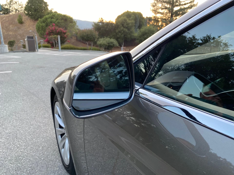 2016 Tesla Model S - Image 10 of 31