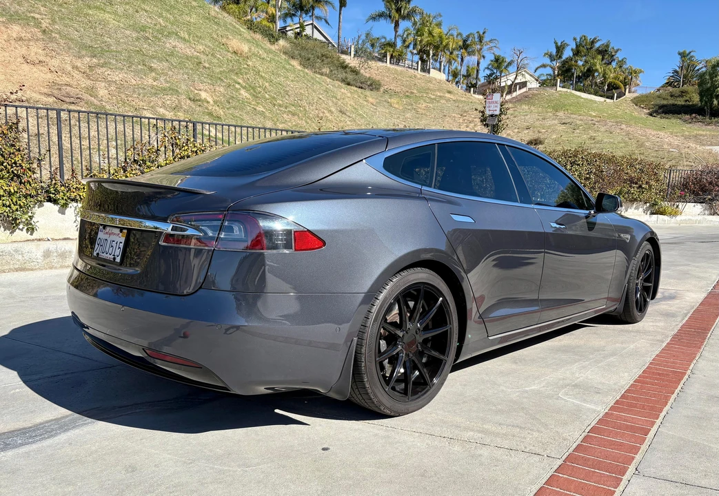 2016 Tesla Model S - Image 11 of 31