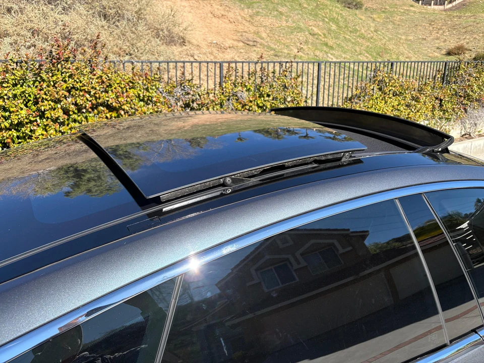 2016 Tesla Model S - Image 25 of 31