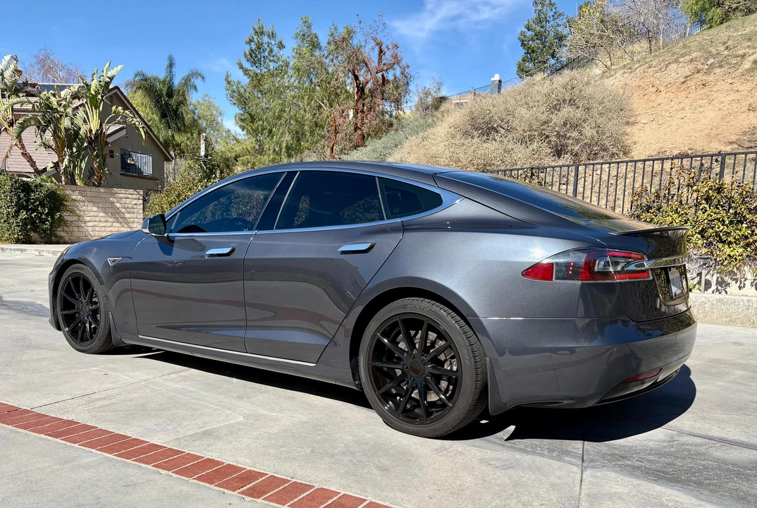 2016 Tesla Model S - Image 8 of 31