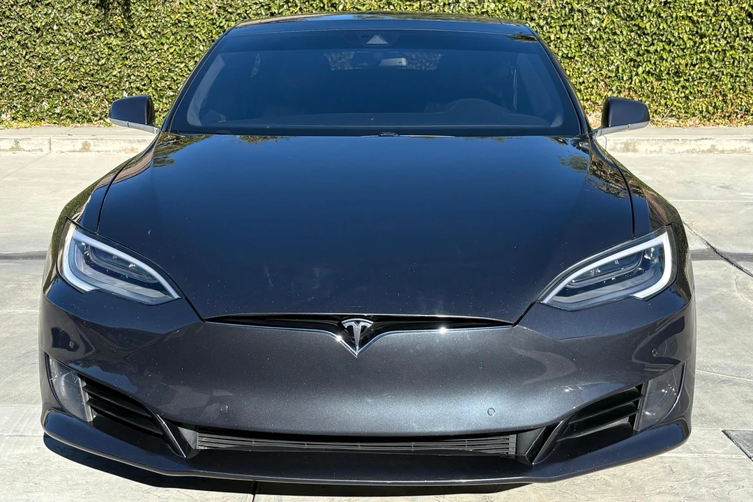 2016 Tesla Model S - Image 2 of 31