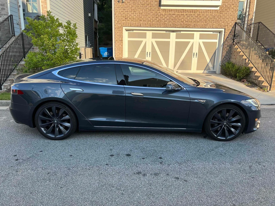 2016 Tesla Model S - Image 29 of 31