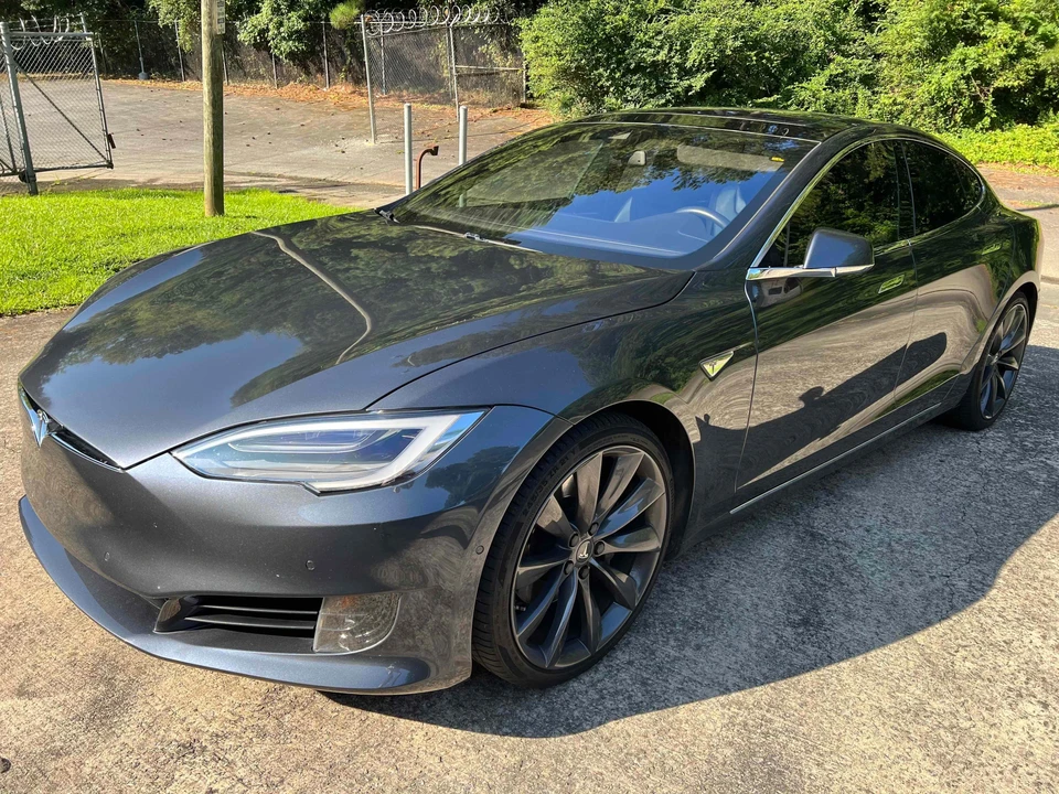 2016 Tesla Model S - Image 11 of 31
