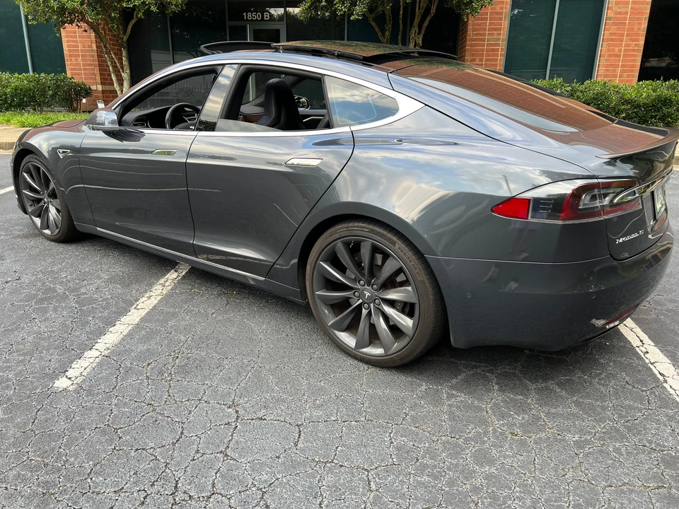 2016 Tesla Model S - Image 17 of 31