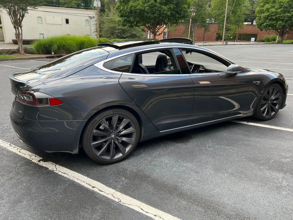 2016 Tesla Model S - Image 25 of 31