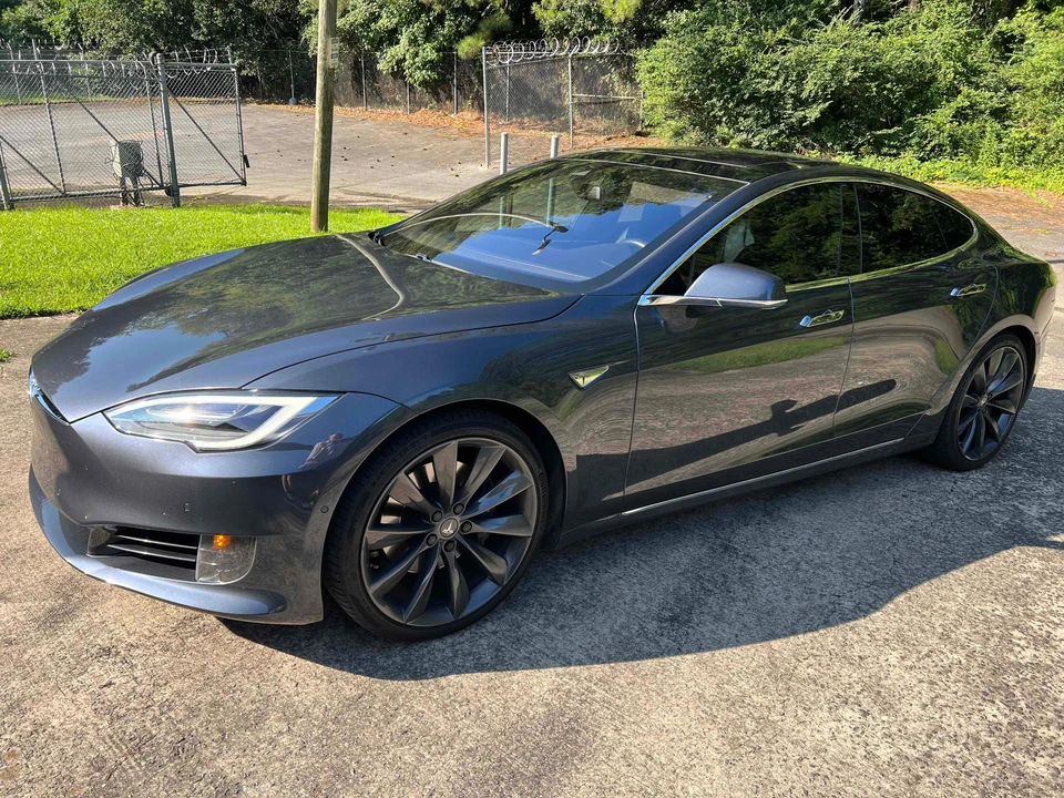 2016 Tesla Model S - Image 13 of 31