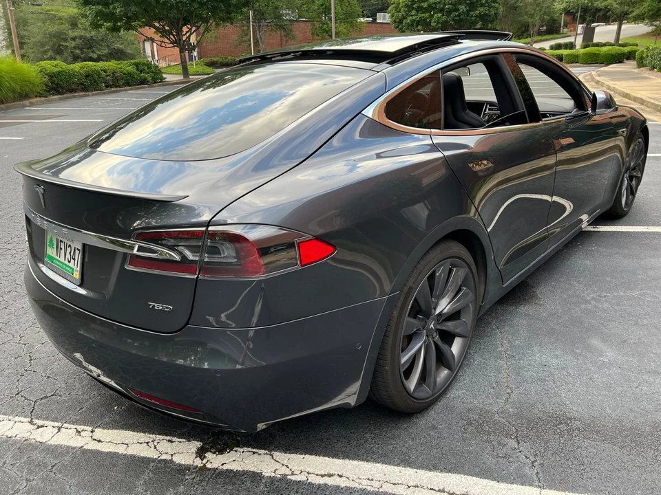 2016 Tesla Model S - Image 23 of 31