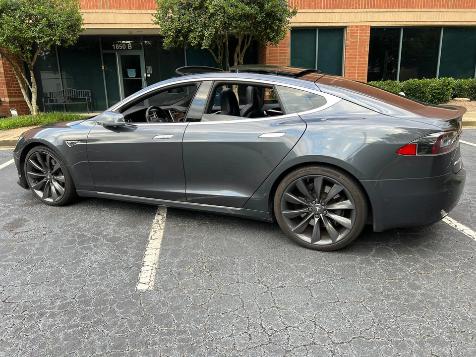2016 Tesla Model S - Image 16 of 31