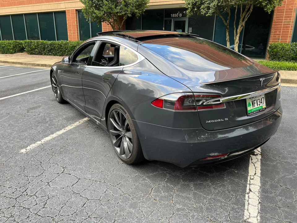2016 Tesla Model S - Image 19 of 31