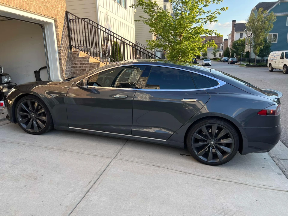 2016 Tesla Model S - Image 15 of 31