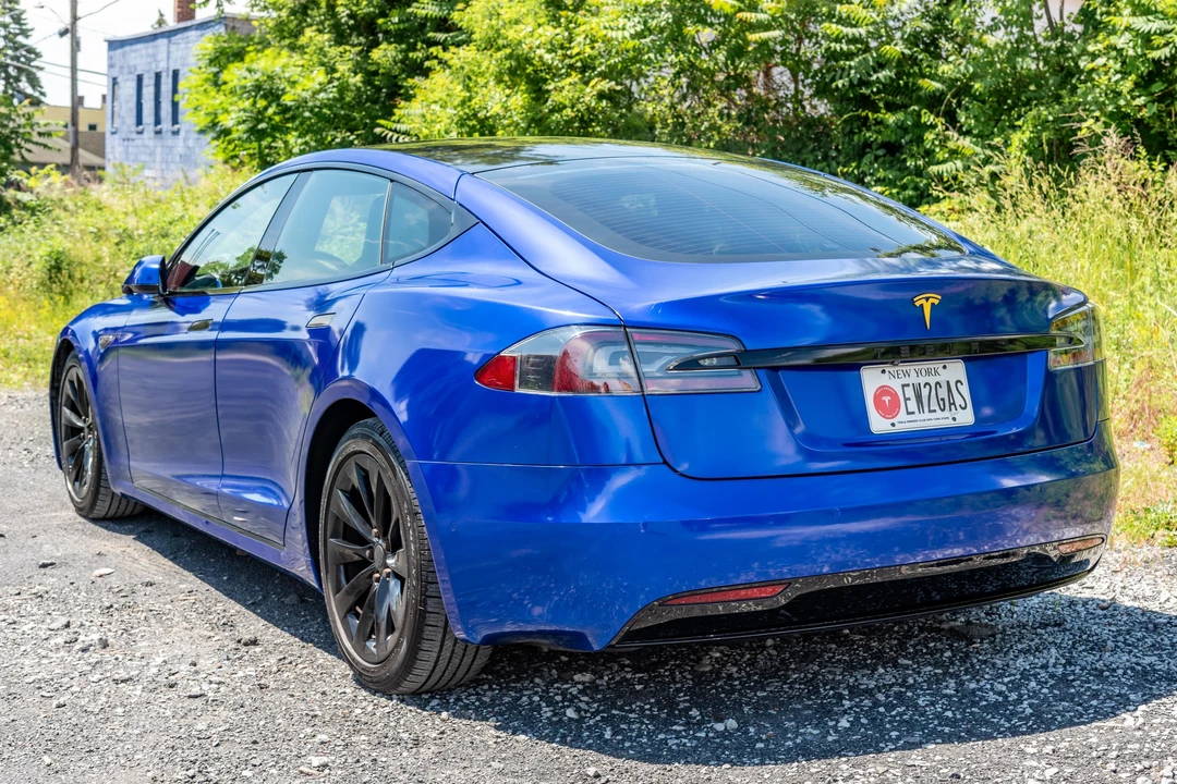 2016 Tesla Model S - Image 8 of 31