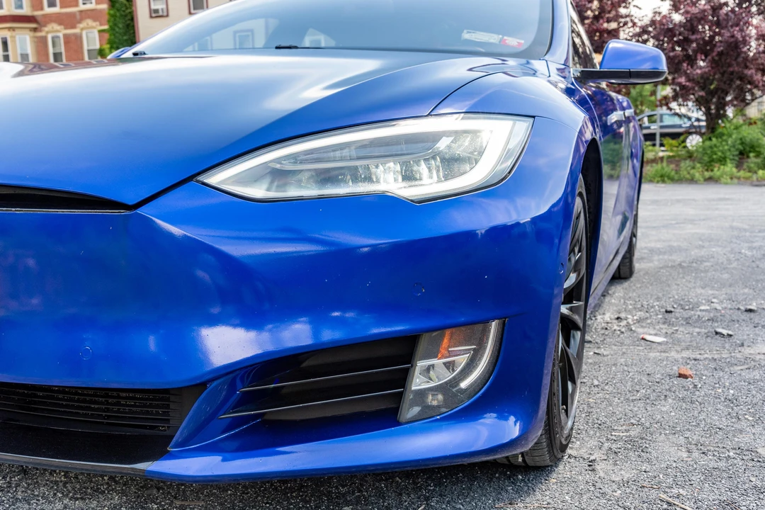2016 Tesla Model S - Image 14 of 31