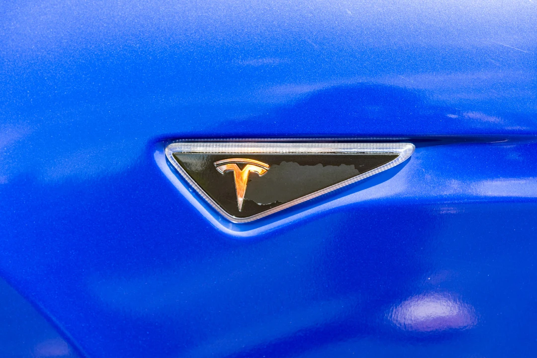 2016 Tesla Model S - Image 16 of 31