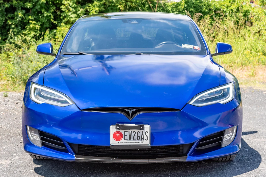 2016 Tesla Model S - Image 2 of 31