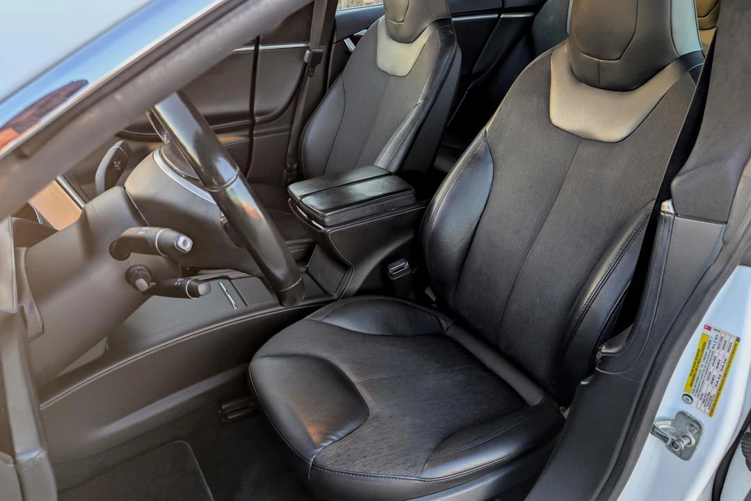 2016 Tesla Model S - Image 26 of 31