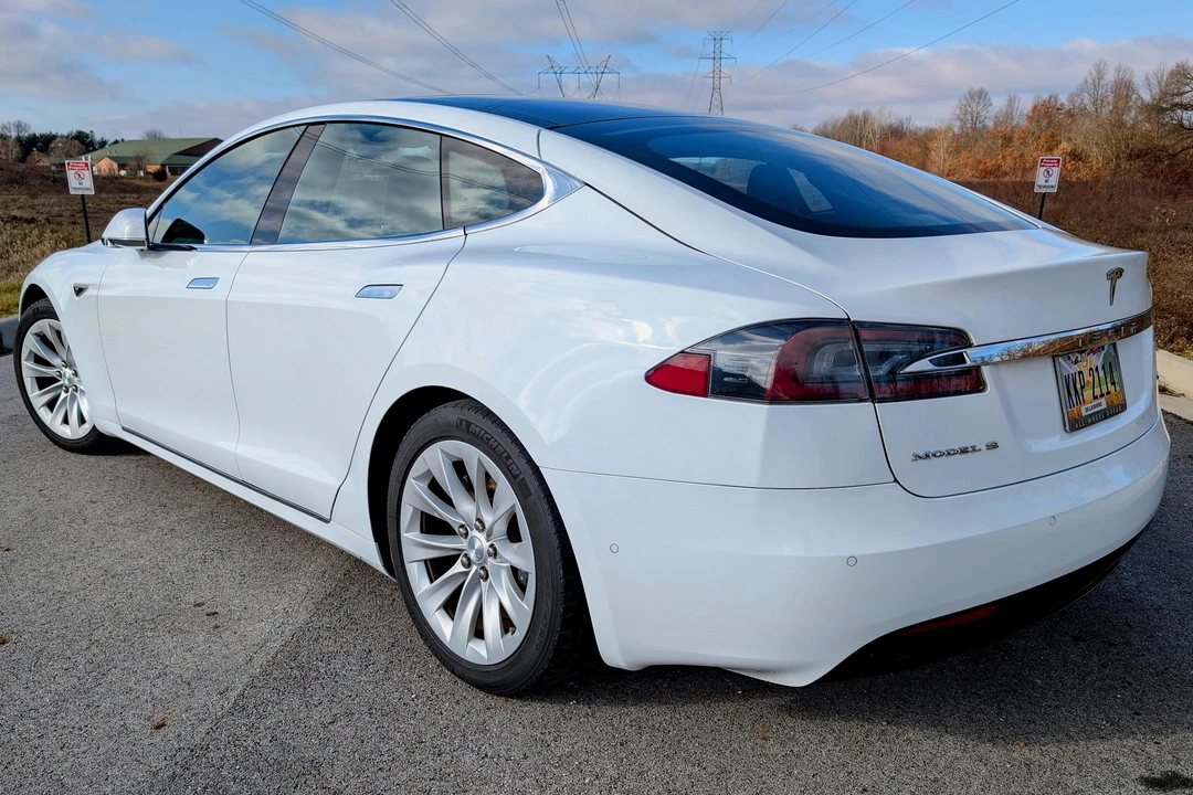 2016 Tesla Model S - Image 4 of 31