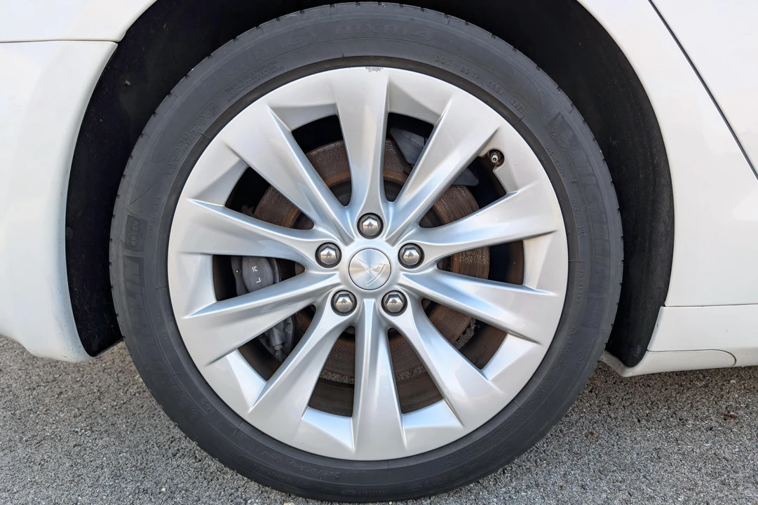 2016 Tesla Model S - Image 23 of 31