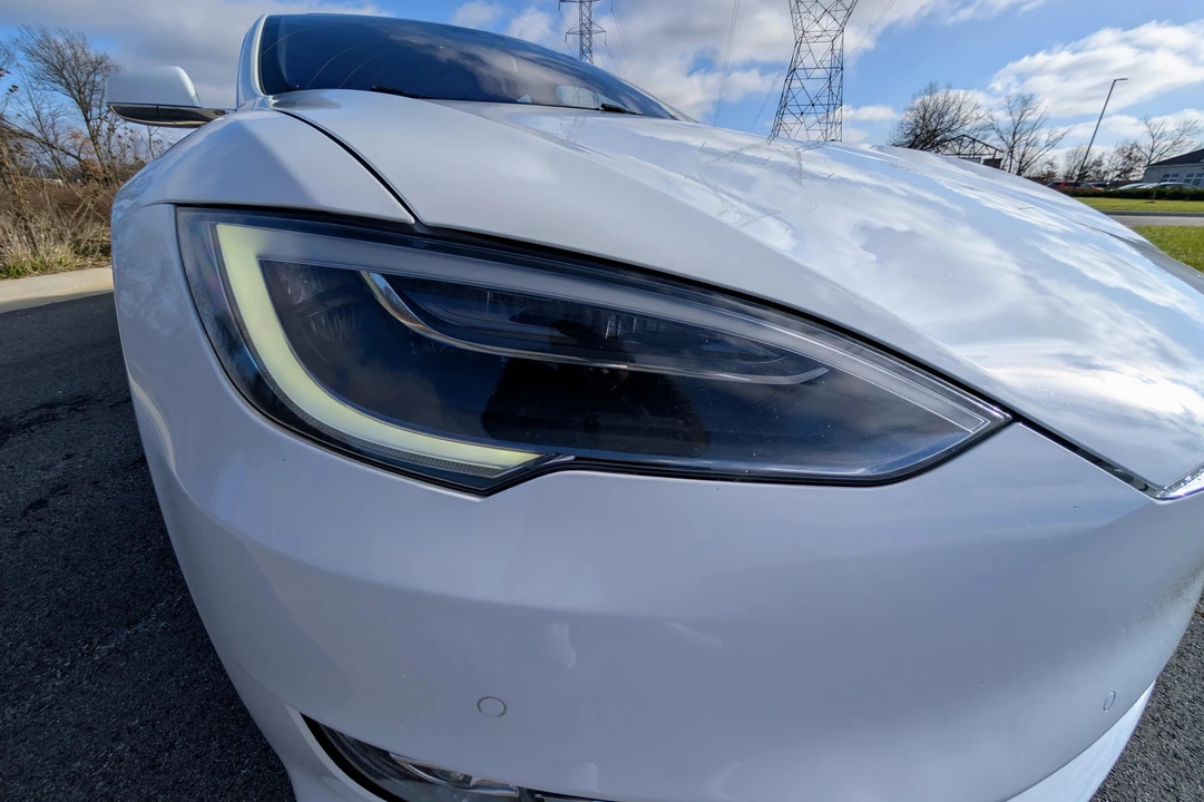 2016 Tesla Model S - Image 9 of 31