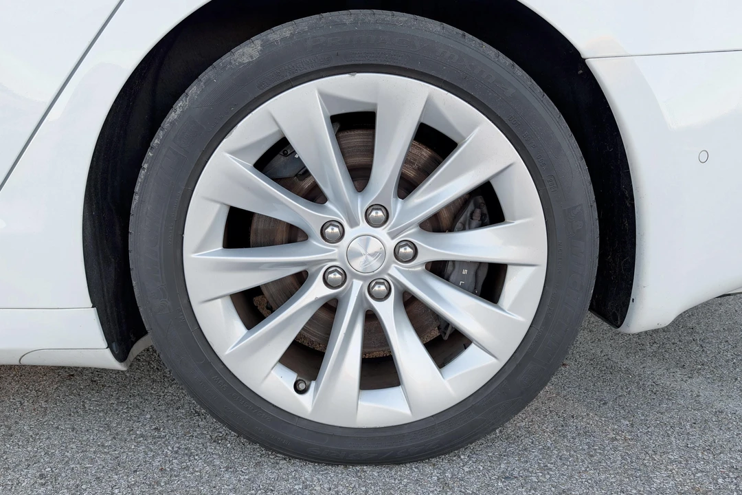 2016 Tesla Model S - Image 22 of 31