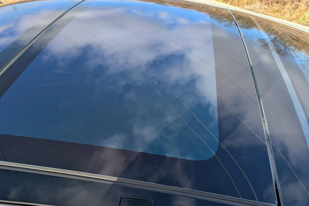 2016 Tesla Model S - Image 14 of 31