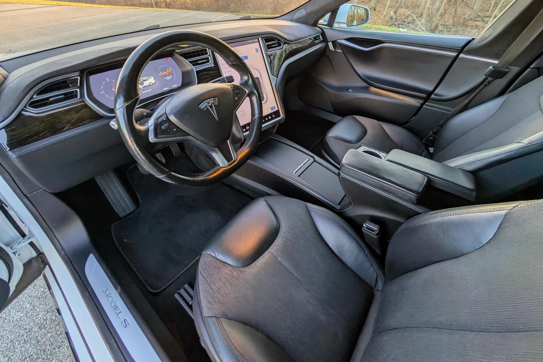 2016 Tesla Model S - Image 25 of 31