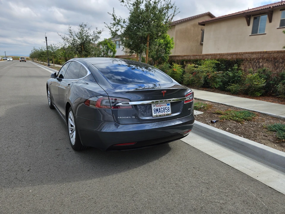 2016 Tesla Model S - Image 15 of 31