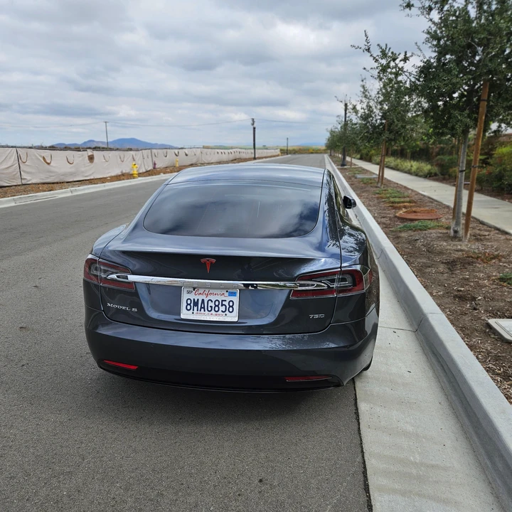 2016 Tesla Model S - Image 17 of 31