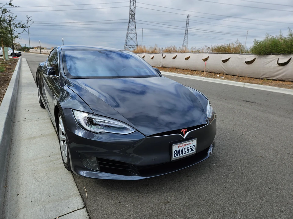 2016 Tesla Model S - Image 25 of 31