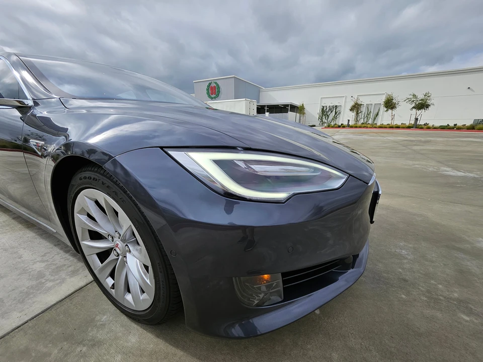 2016 Tesla Model S - Image 26 of 31
