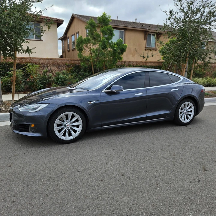 2016 Tesla Model S - Image 11 of 31