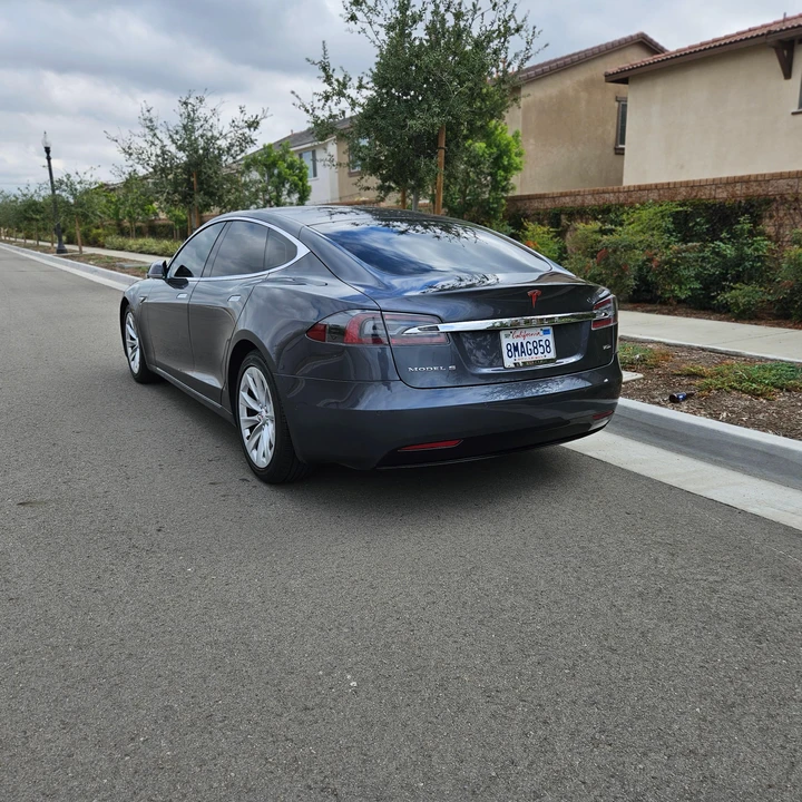 2016 Tesla Model S - Image 14 of 31