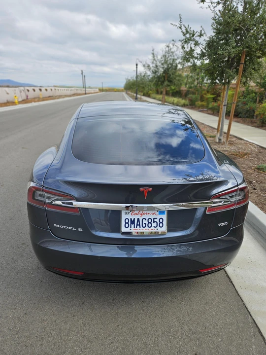 2016 Tesla Model S - Image 16 of 31