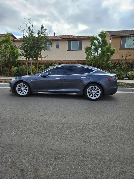 2016 Tesla Model S - Image 12 of 31