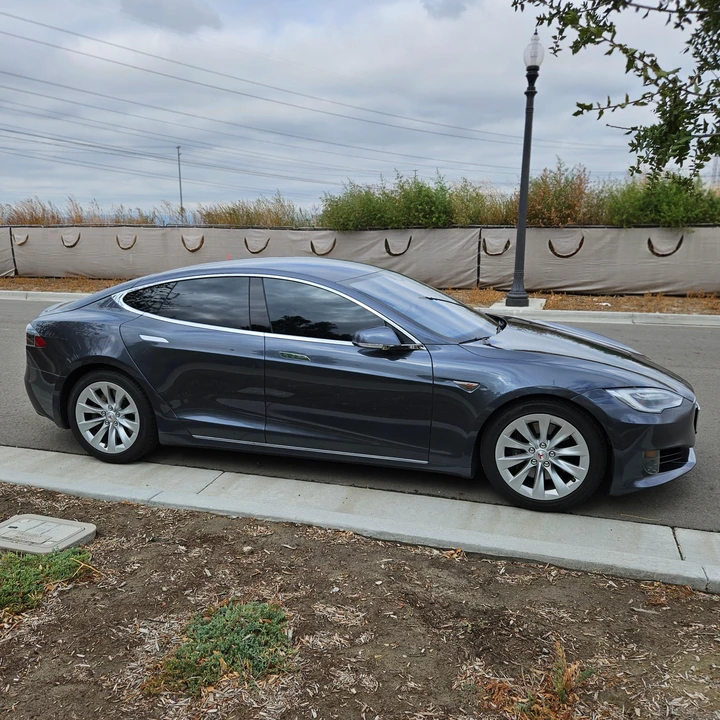 2016 Tesla Model S - Image 22 of 31