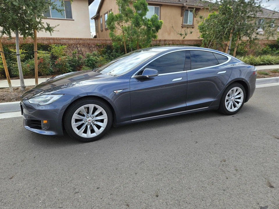 2016 Tesla Model S - Image 10 of 31