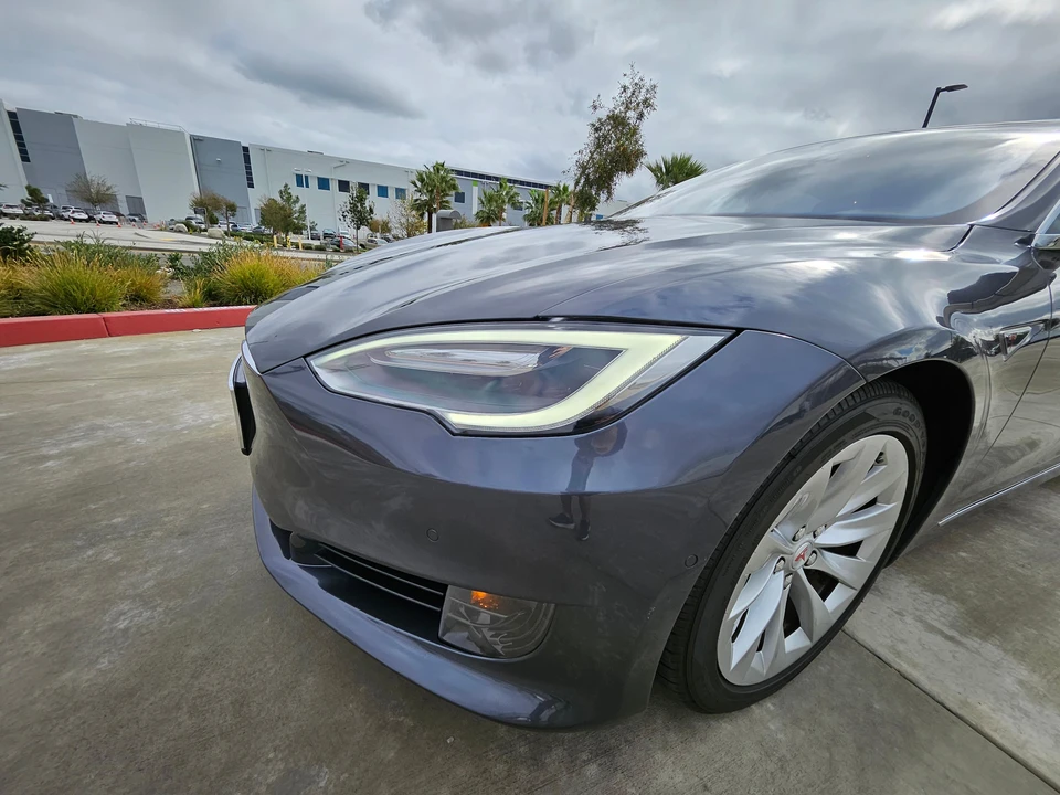 2016 Tesla Model S - Image 29 of 31