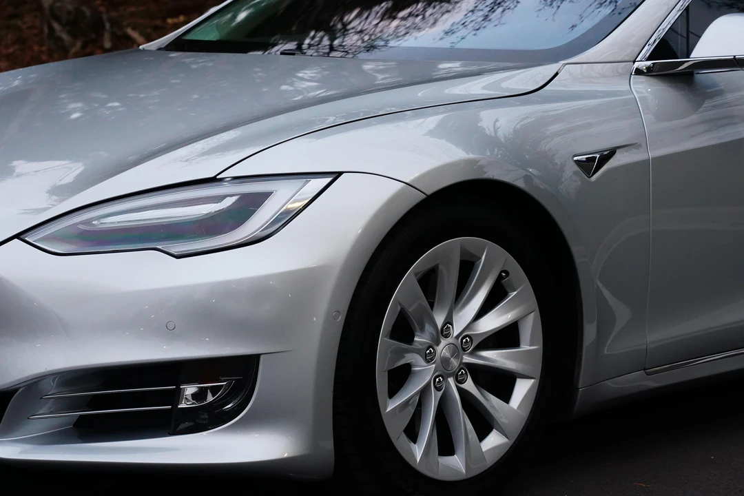 2016 Tesla Model S - Image 24 of 31