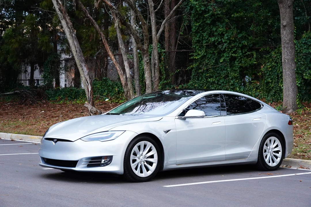 2016 Tesla Model S - Image 10 of 31