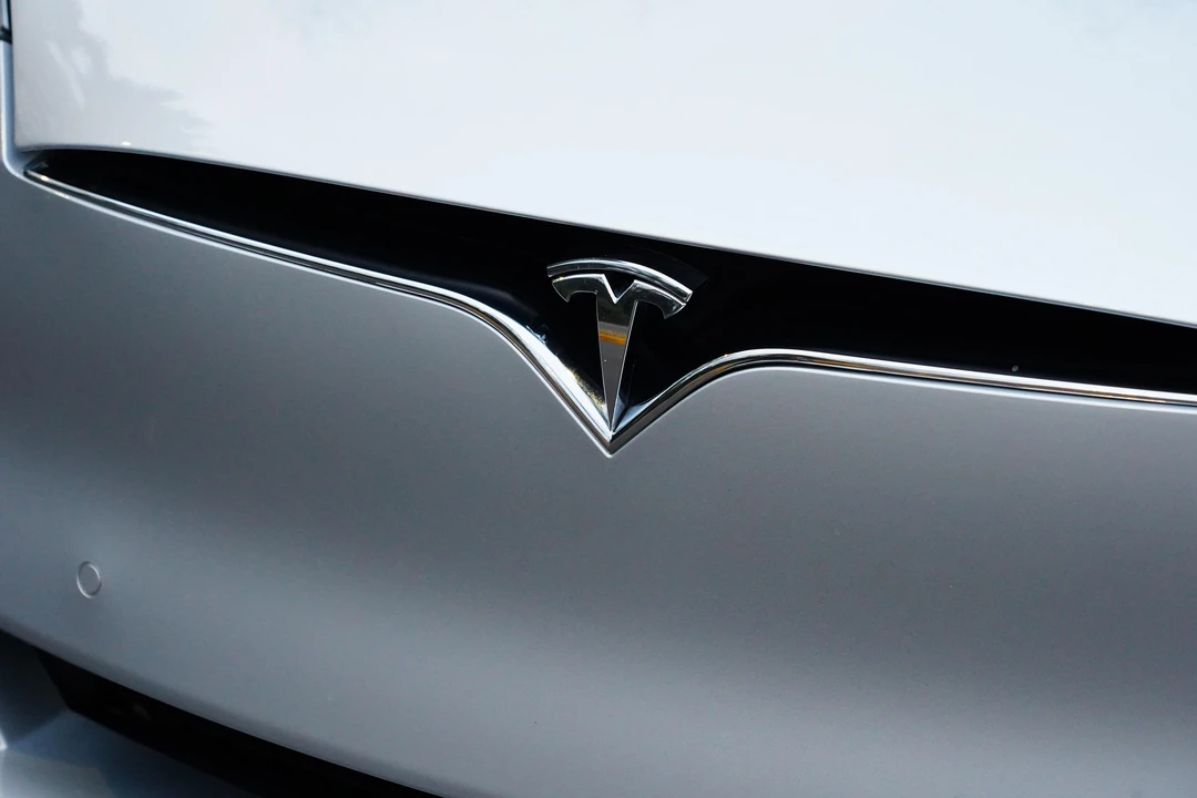2016 Tesla Model S - Image 23 of 31
