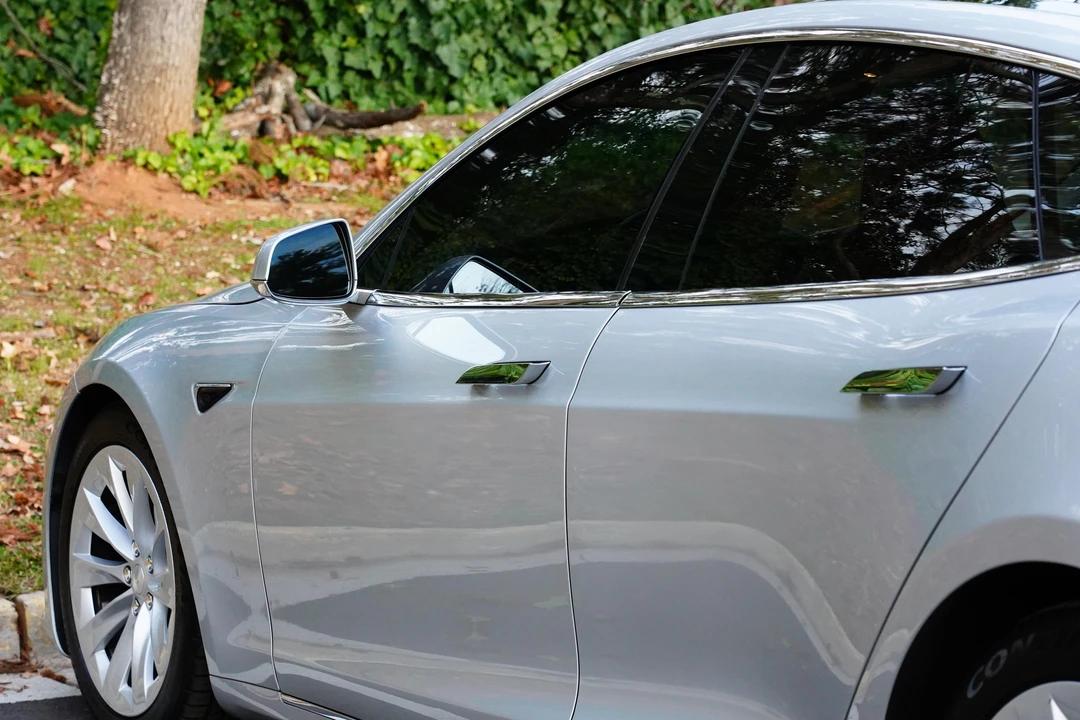 2016 Tesla Model S - Image 30 of 31