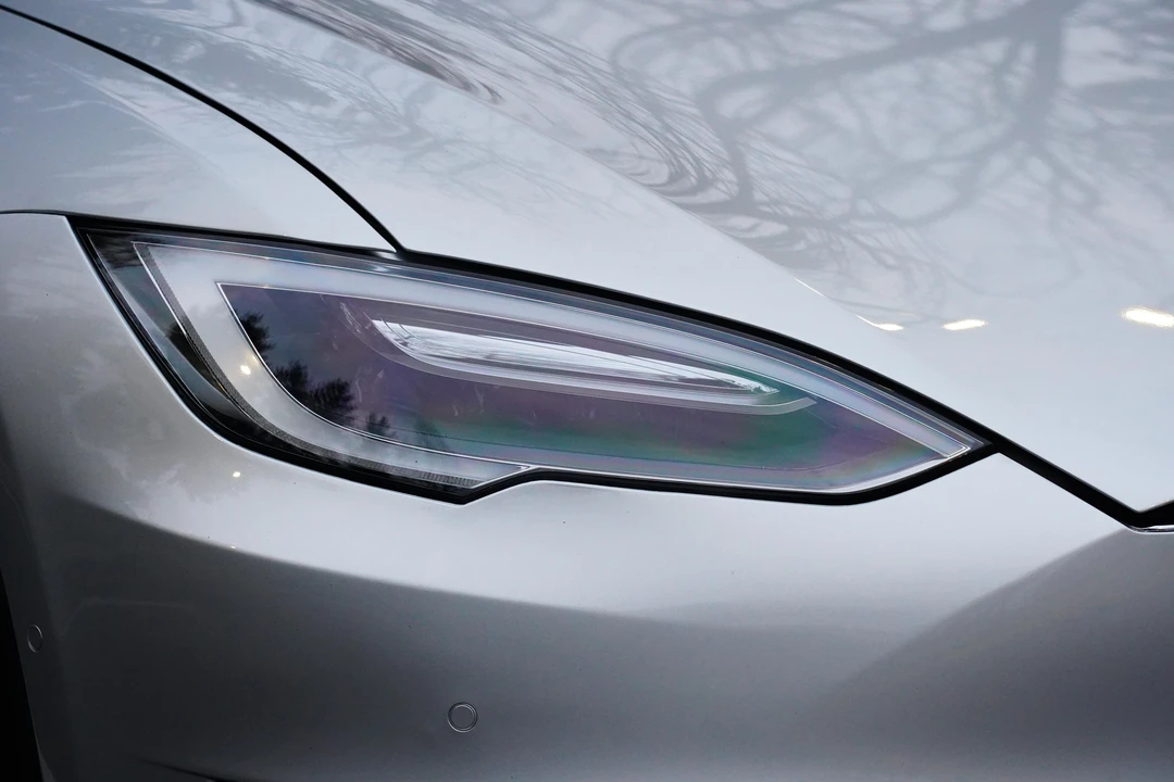 2016 Tesla Model S - Image 22 of 31