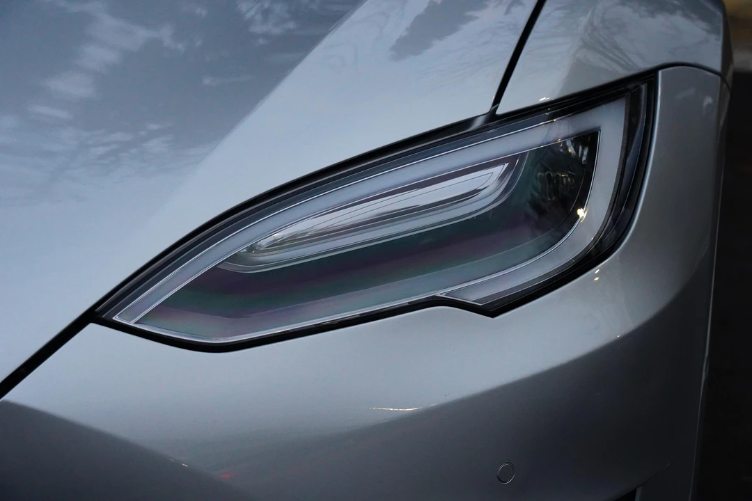 2016 Tesla Model S - Image 27 of 31