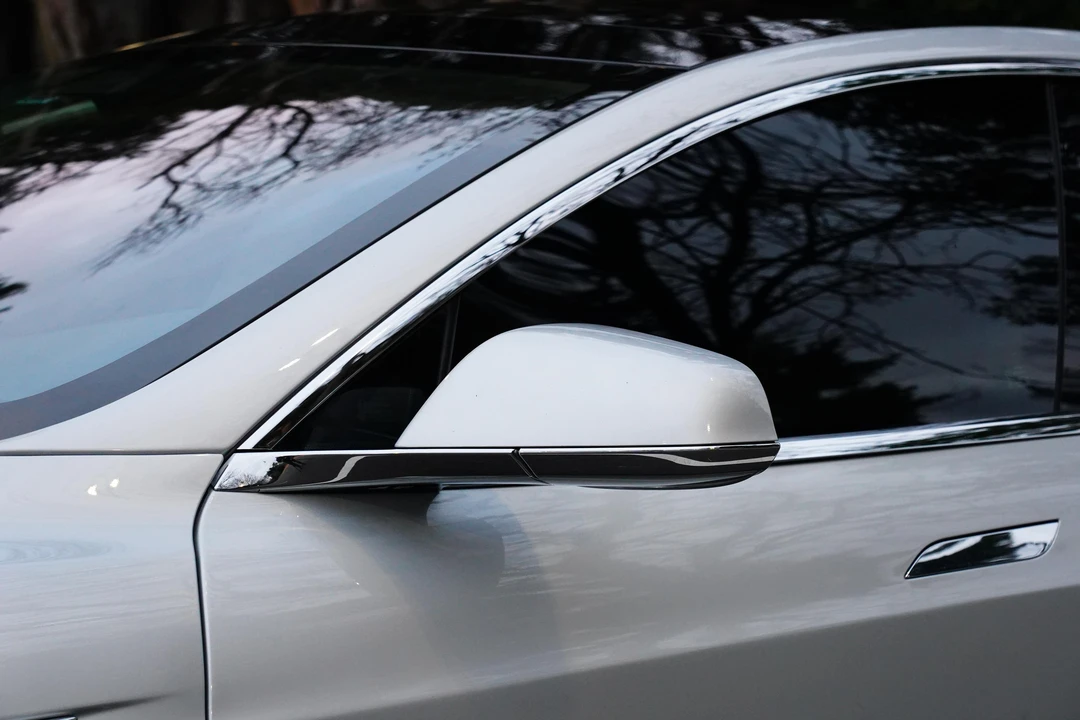 2016 Tesla Model S - Image 28 of 31