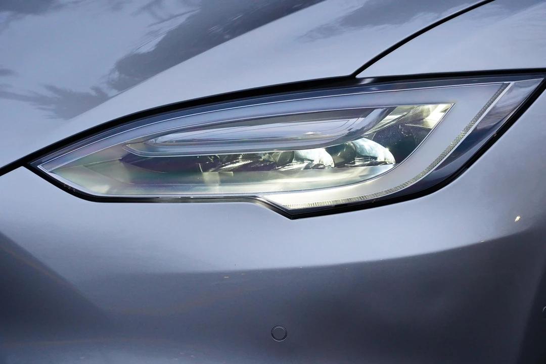 2016 Tesla Model S - Image 26 of 31