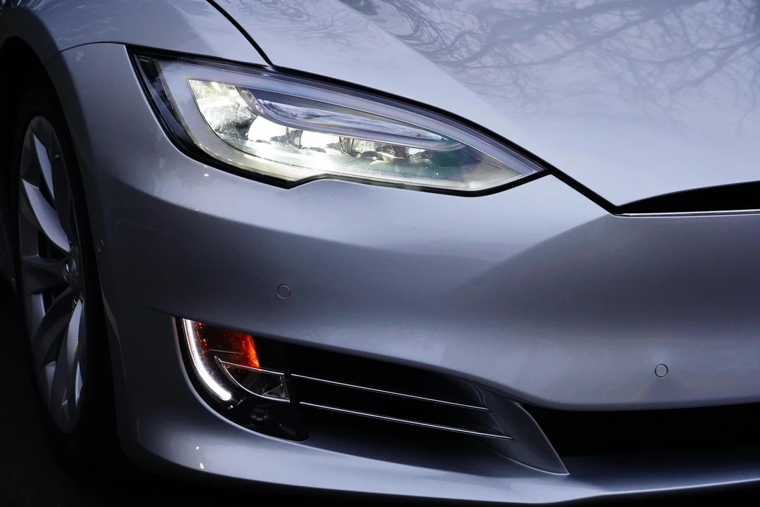 2016 Tesla Model S - Image 20 of 31